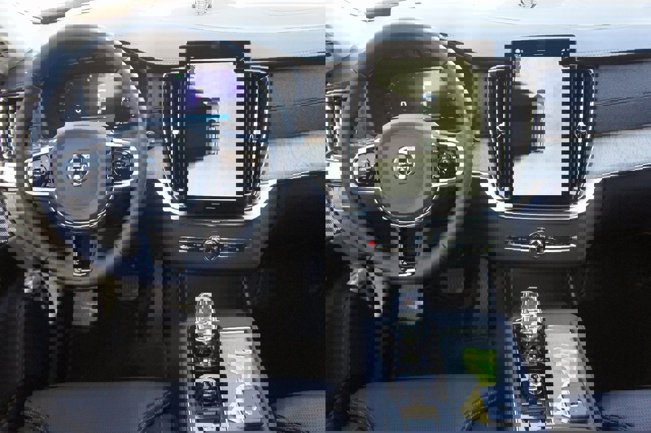 New 2026 Volvo XC90 B6 Ultra w/ Protection Package Premier image 11