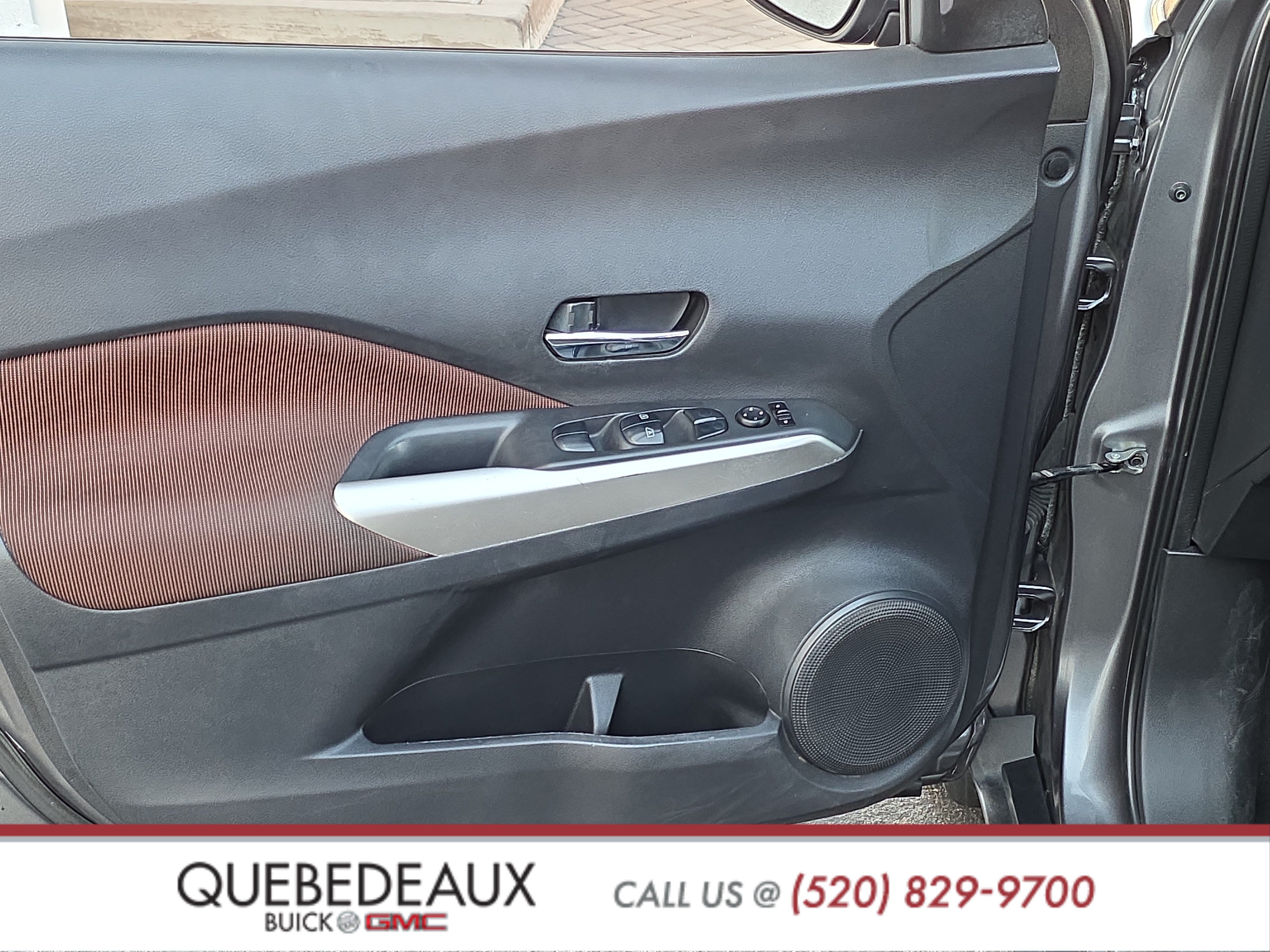 Used 2018 Nissan Kicks SR w/ Exterior Package FWD image 9