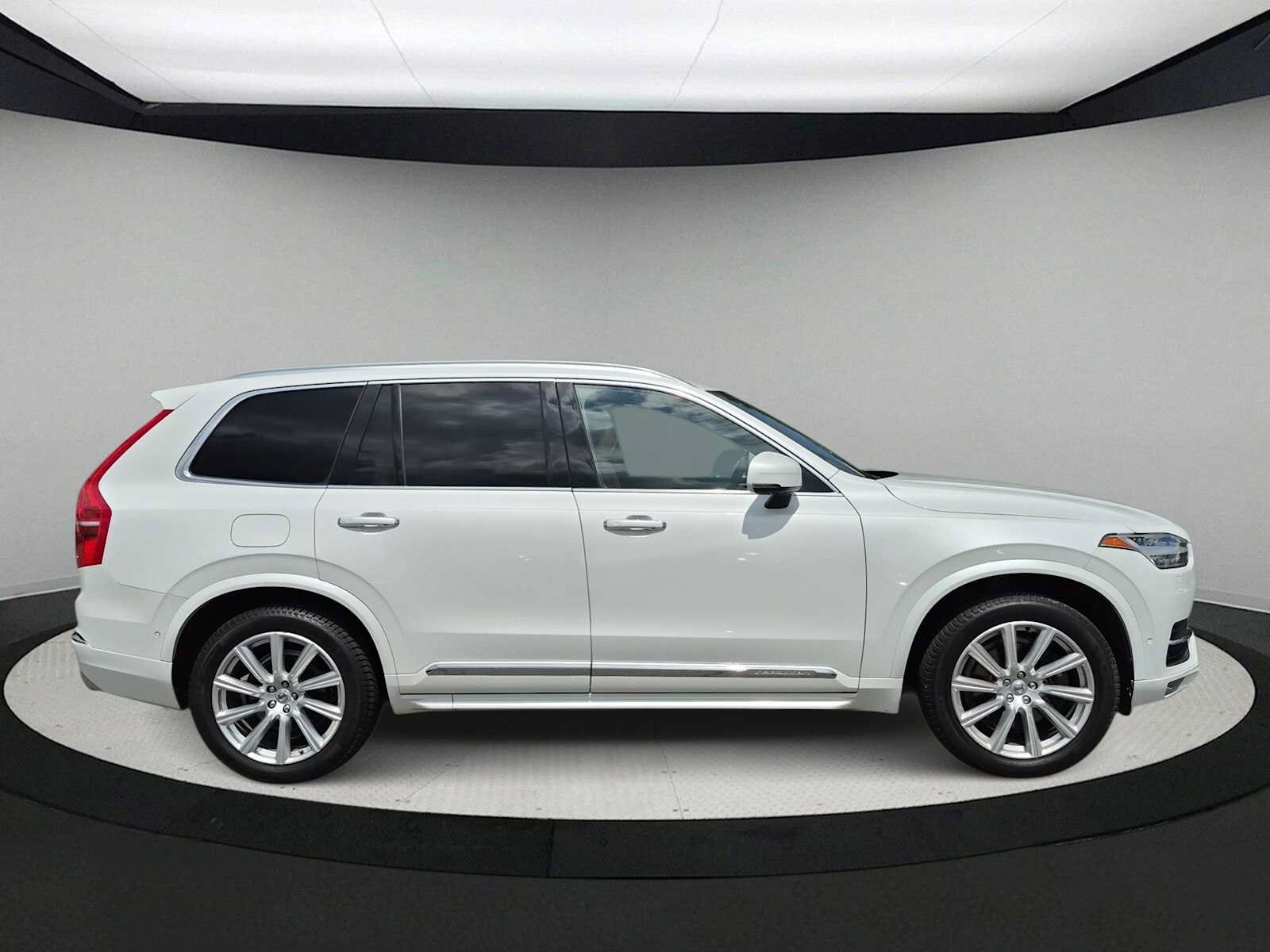 Used 2018 Volvo XC90 T6 Inscription w/ Convenience Package AWD/4WD image 9