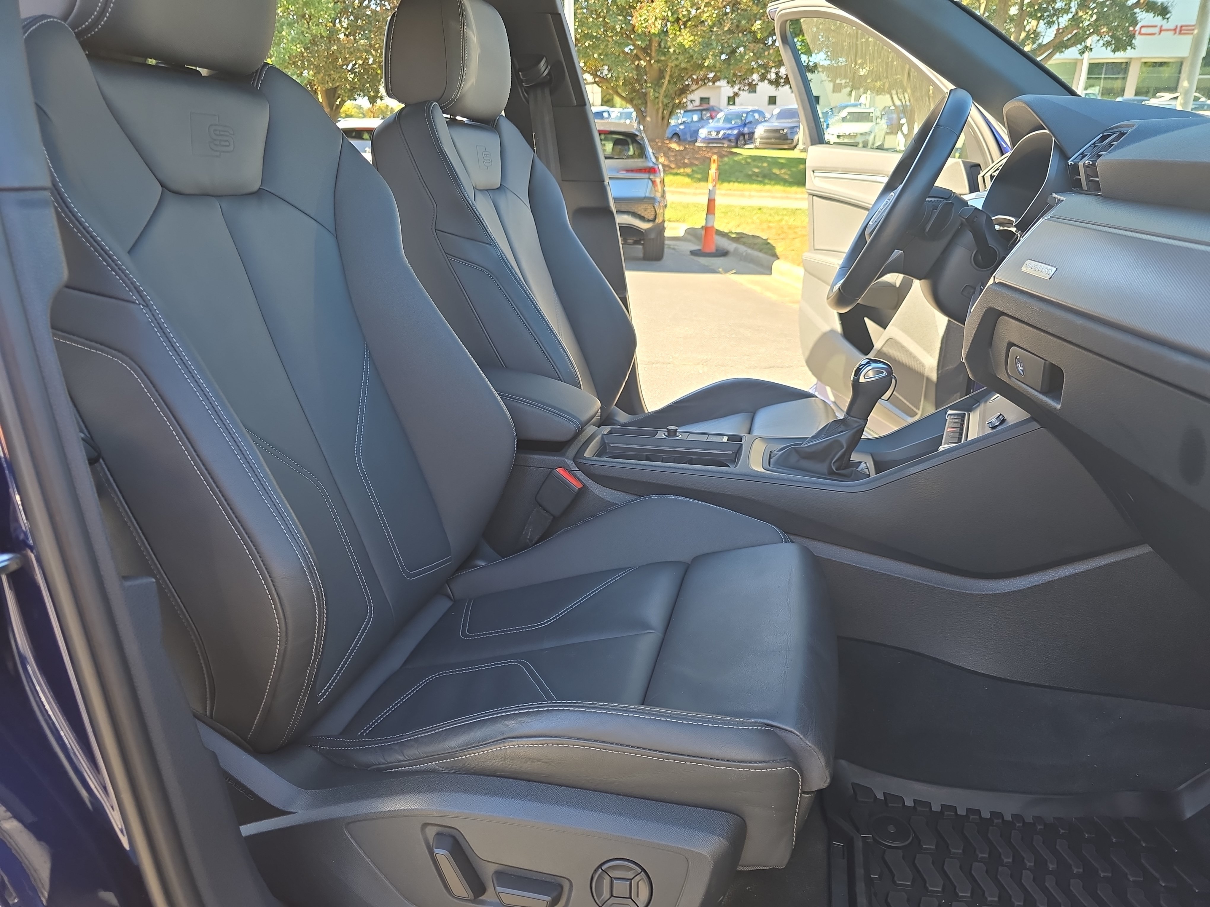 Used 2023 Audi Q3 2.0T Premium w/ Black Optic Sport Package AWD/4WD image 10