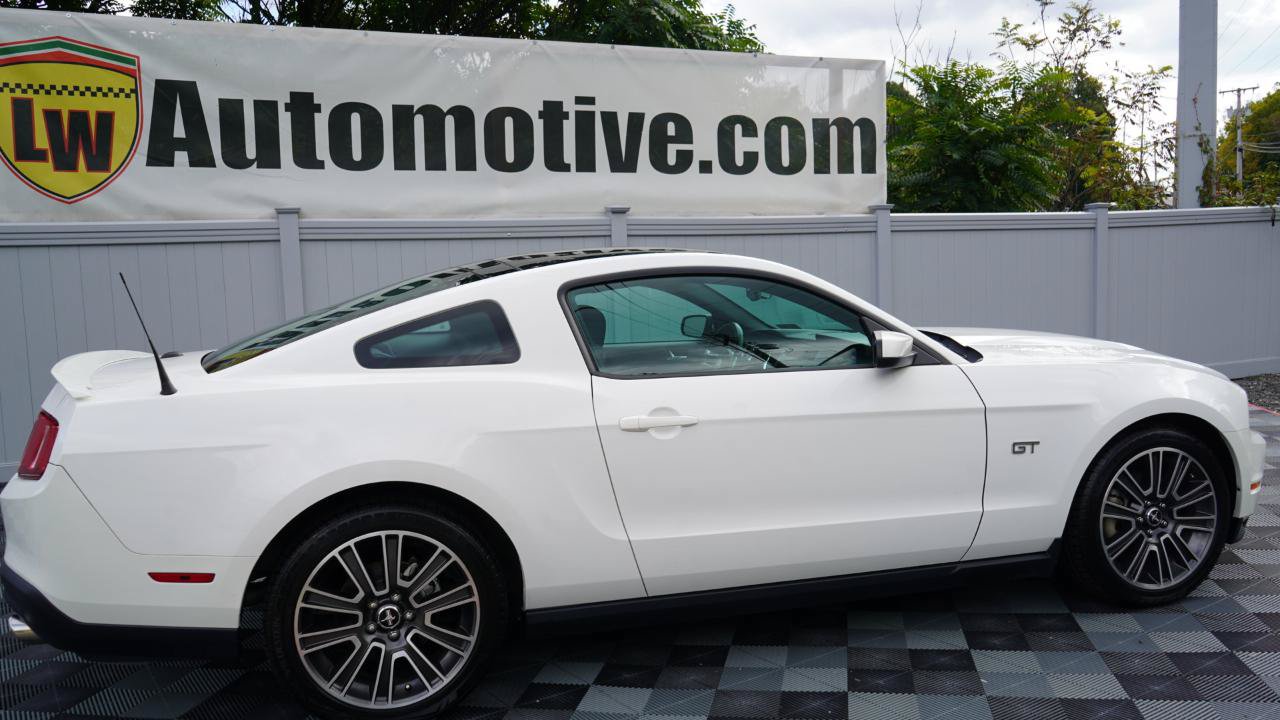 Used 2010 Ford Mustang GT RWD image 6