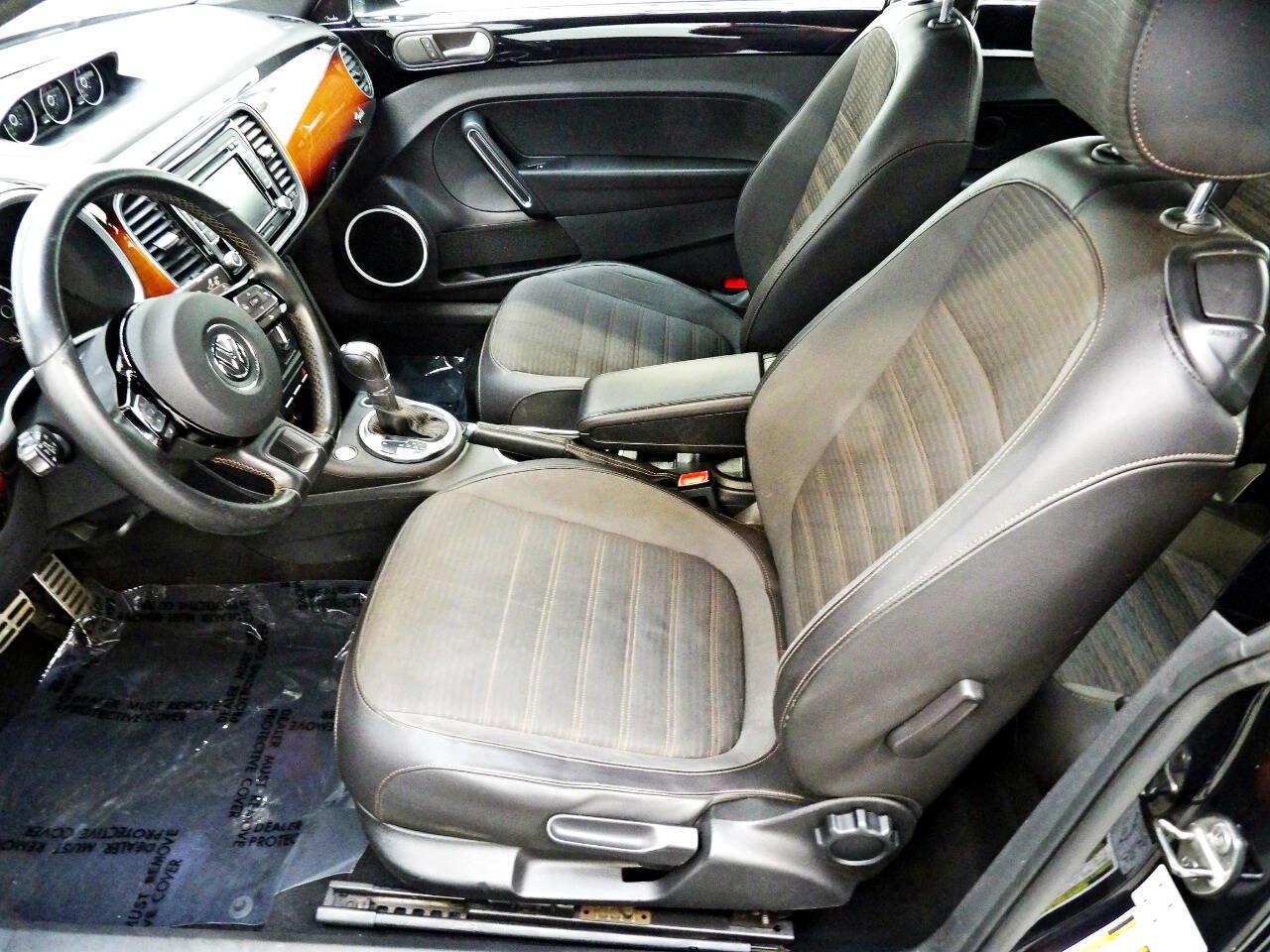 Used 2013 Volkswagen Beetle Turbo FWD image 8