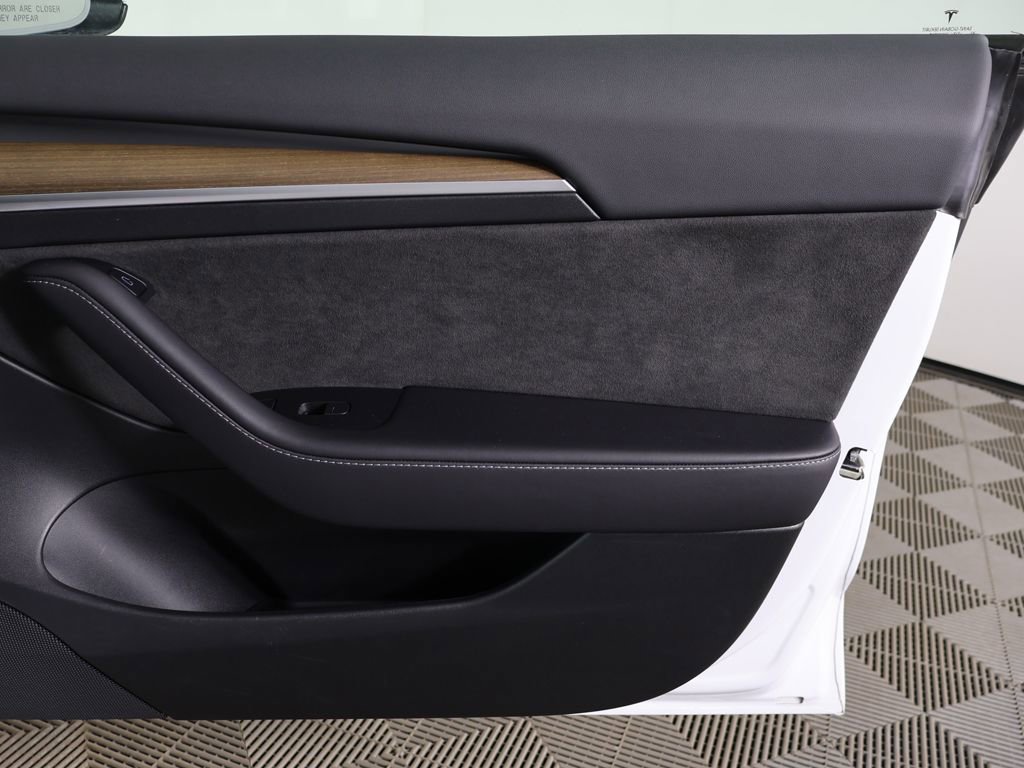 Used 2023 Tesla Model 3 Standard Range image 23