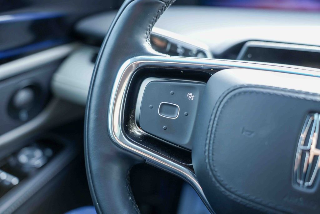 Used 2024 Lincoln Nautilus Reserve w/ Equipment Group 202A image 33