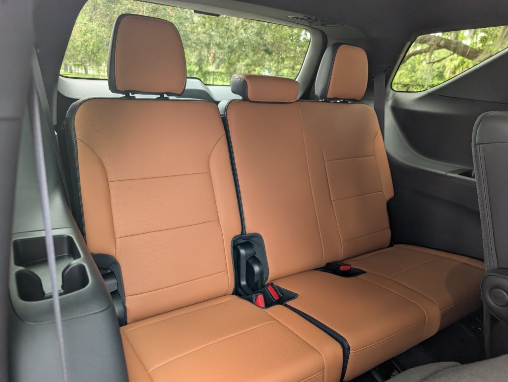 New 2027 Chevrolet Traverse Z71 w/ Enhanced Driving Package AWD/4WD image 19