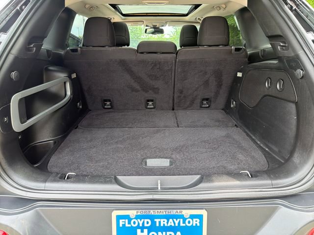 Used 2015 Jeep Cherokee Latitude w/ Comfort/Convenience Group AWD/4WD image 28