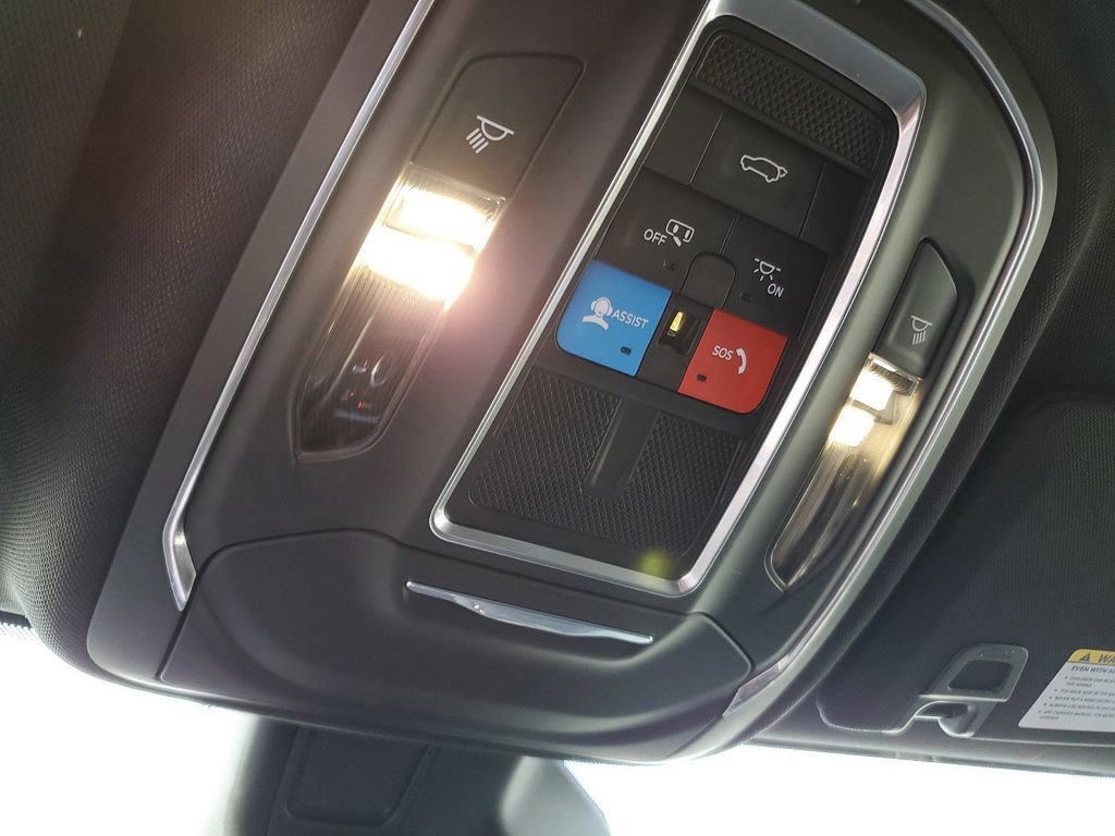 Used 2024 Jeep Grand Cherokee Limited w/ Black Appearance Package image 30