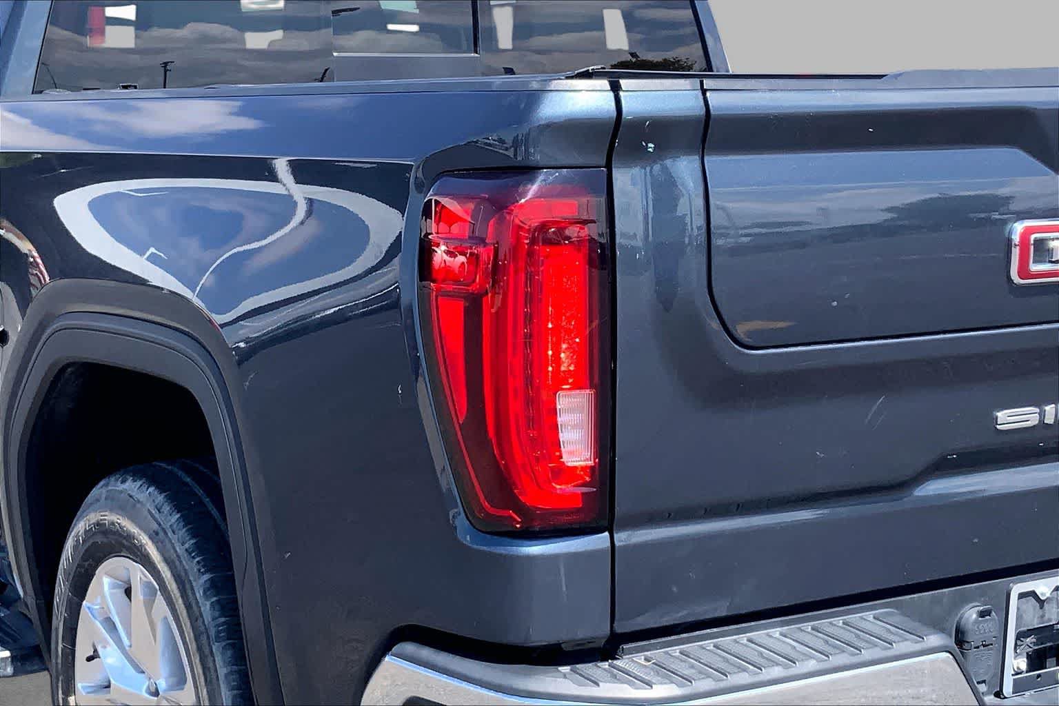 Used 2020 GMC Sierra 1500 SLT RWD image 29