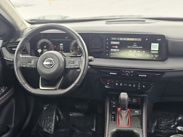 Used 2025 Nissan Kicks SR w/ SR Premium Package image 2