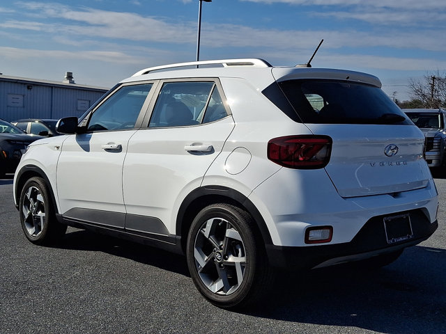 Certified 2024 Hyundai Venue SEL image 6