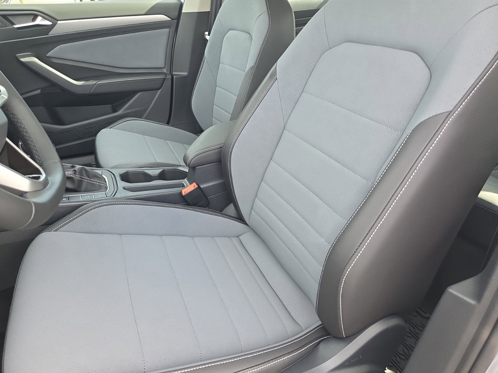 New 2027 Volkswagen Jetta SE FWD image 19