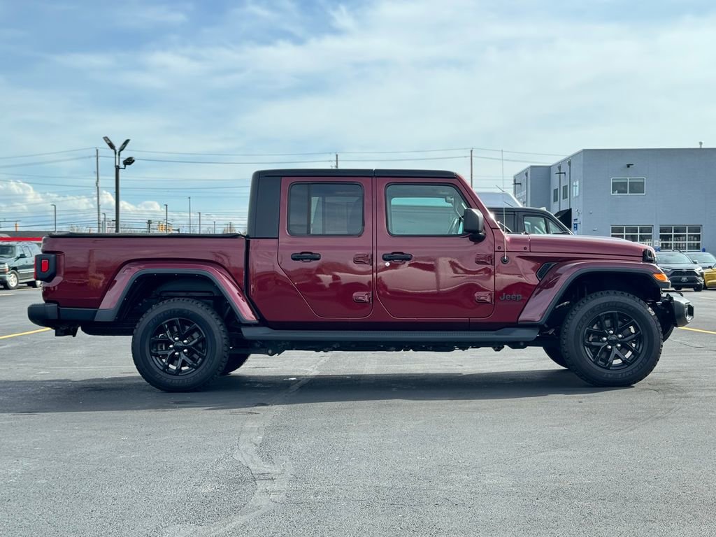 Used 2022 Jeep Gladiator Sport AWD/4WD image 8