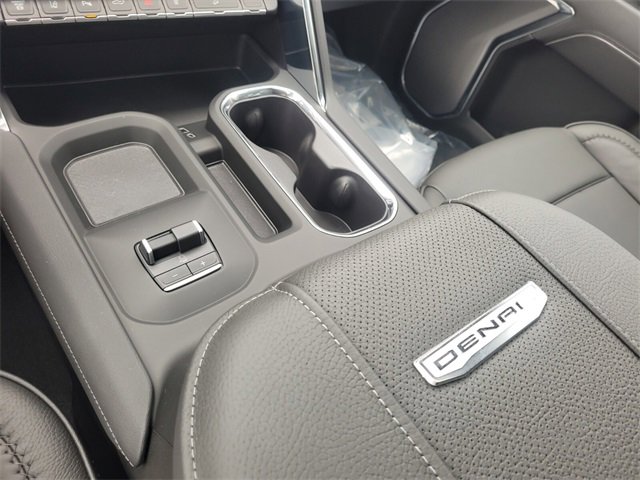 New 2025 GMC Sierra 2500 Denali w/ Denali Reserve Package image 28