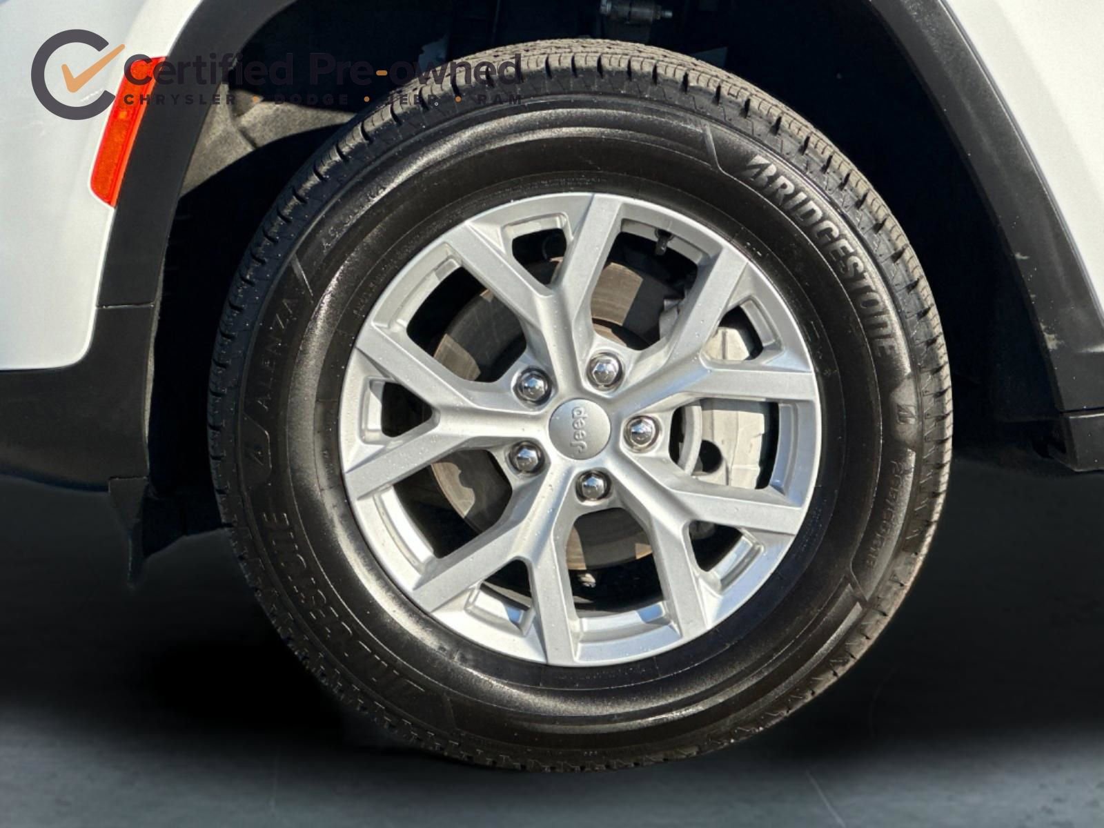 Used 2023 Jeep Grand Cherokee Limited image 27