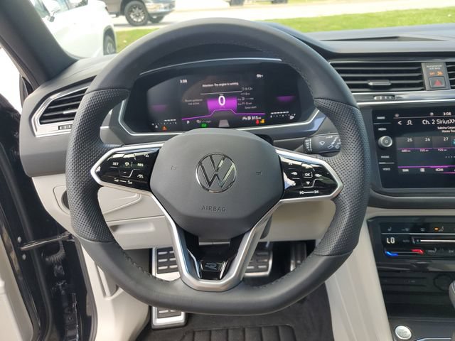 Certified 2024 Volkswagen Tiguan SE R-Line FWD image 33