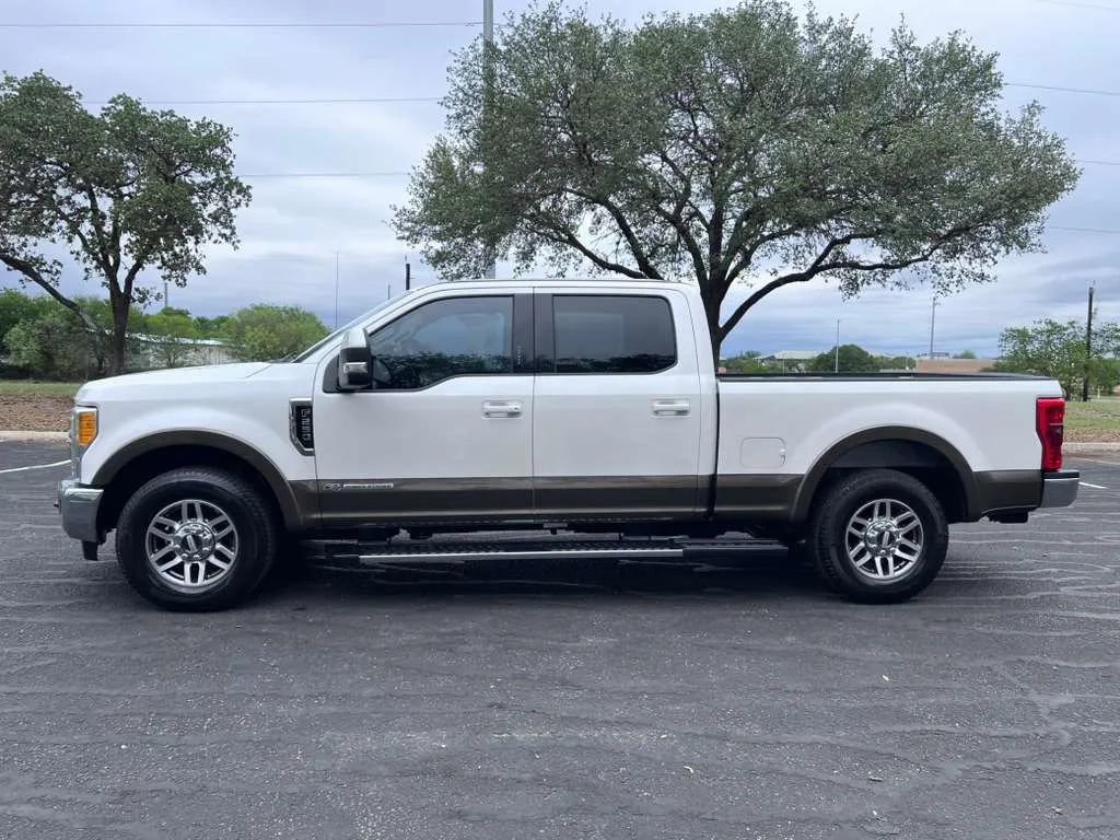 Used 2017 Ford F250 Lariat w/ Lariat Value Package RWD image 4
