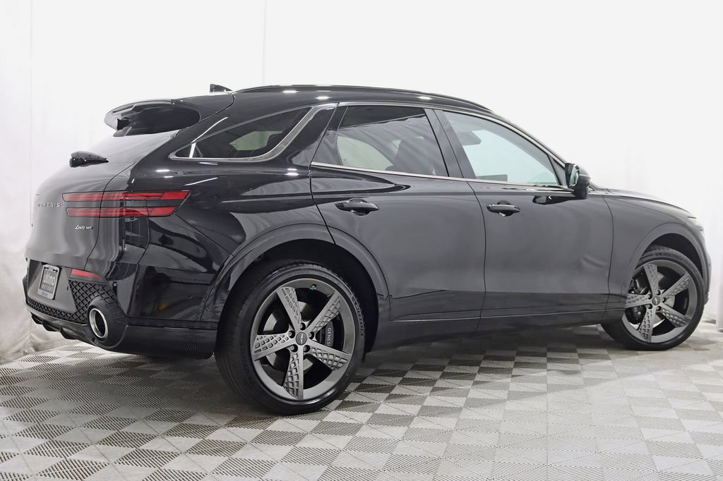 Used 2025 Genesis GV70 3.5T Sport w/ Sport Advanced Package AWD/4WD image 8