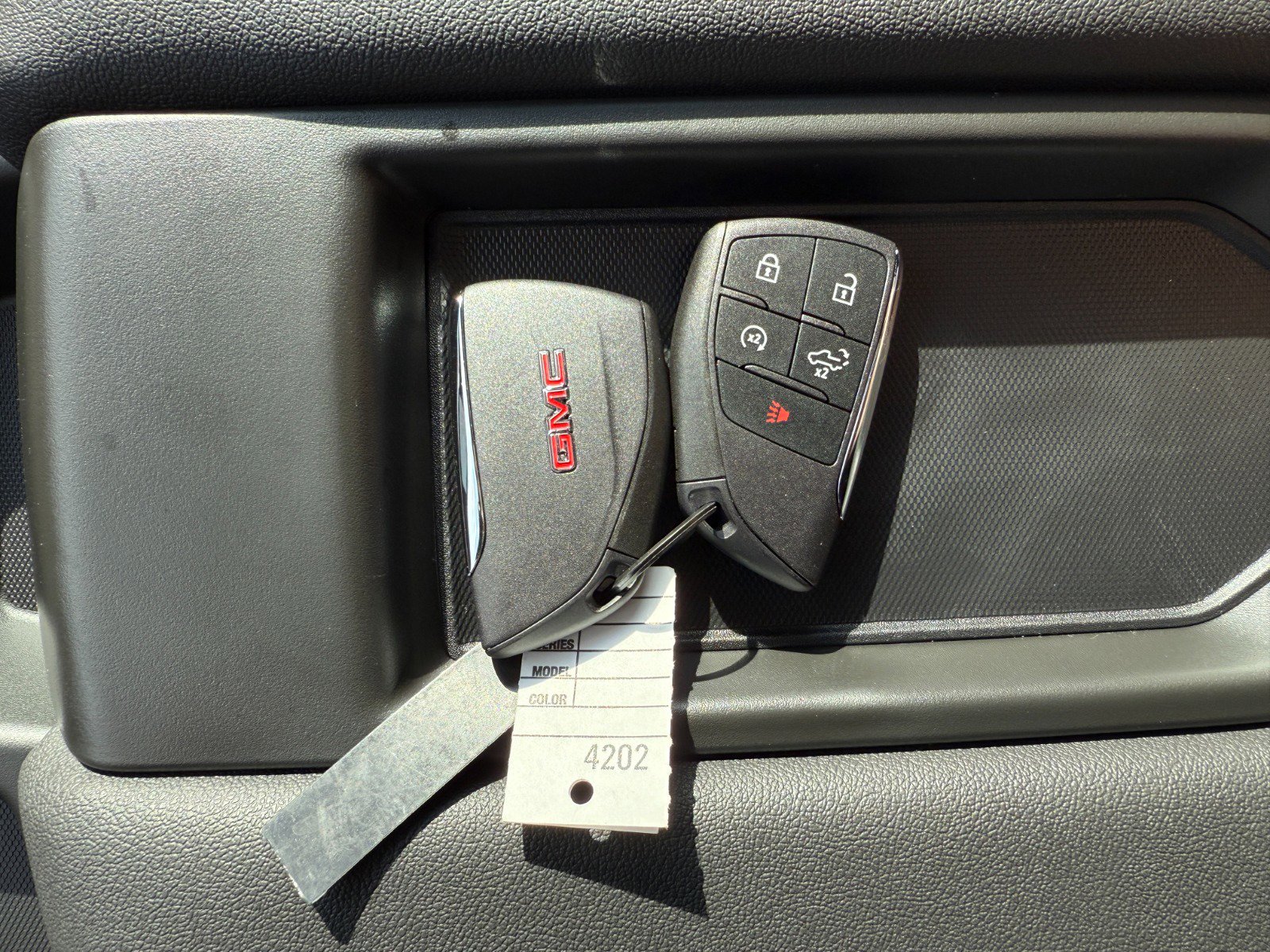 New 2026 GMC Sierra 1500 Elevation image 34