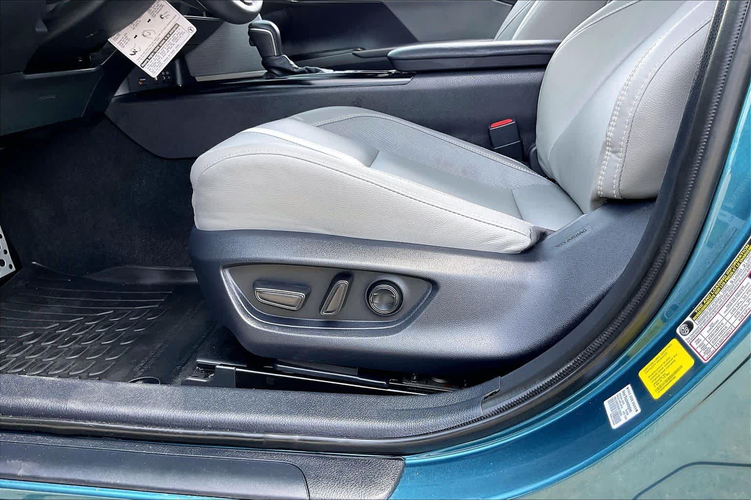 Used 2025 Toyota Camry SE FWD image 34