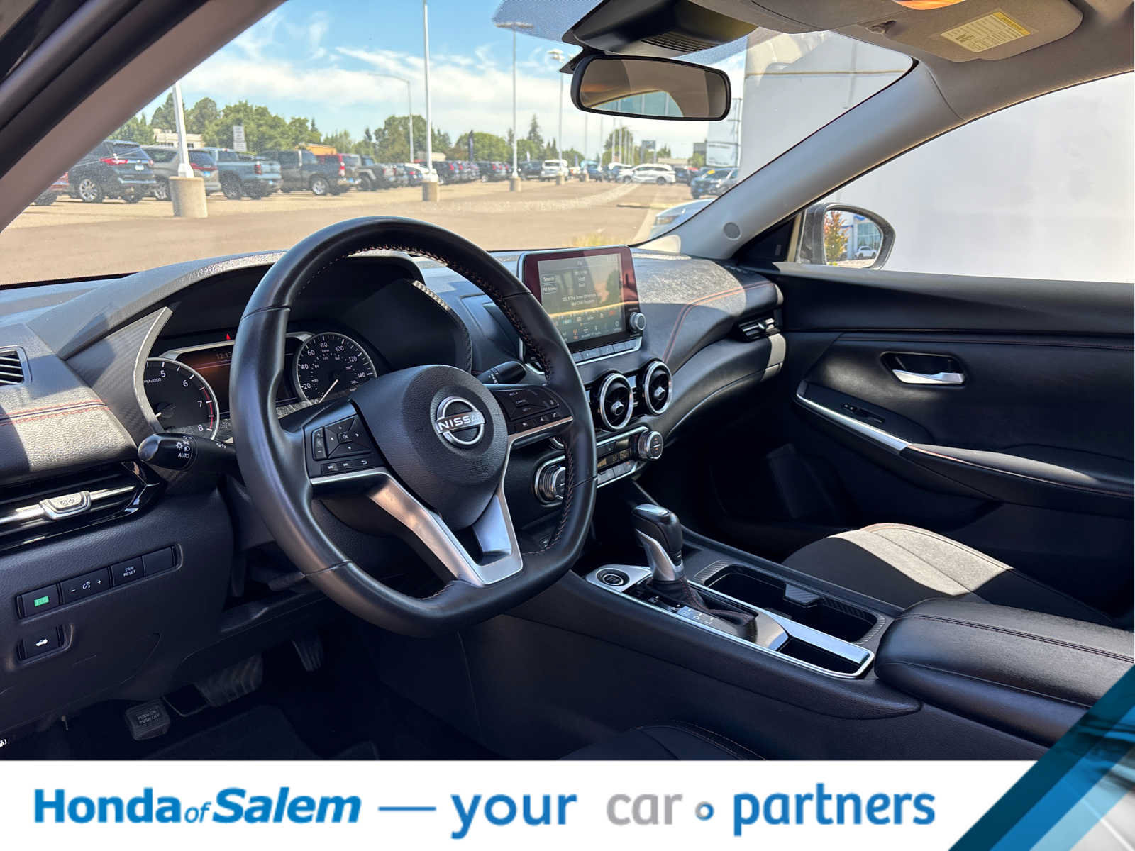 Used 2025 Nissan Sentra SR FWD image 2