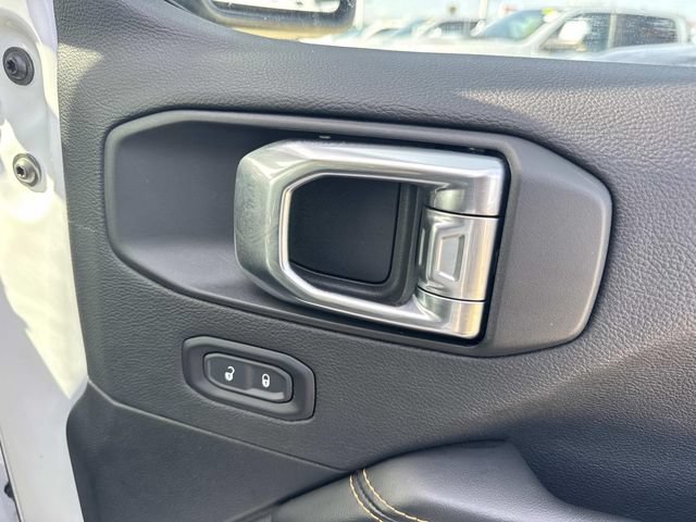 Certified 2025 Jeep Wrangler Unlimited Sahara AWD/4WD image 19