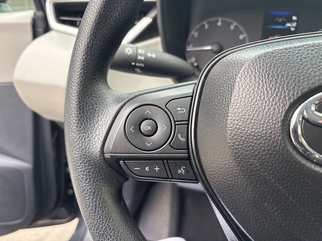 Used 2025 Toyota Corolla LE image 23