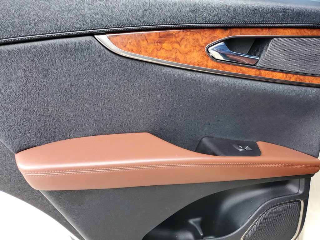 Used 2018 Lincoln MKX Reserve w/ Driver Assistance Package image 9