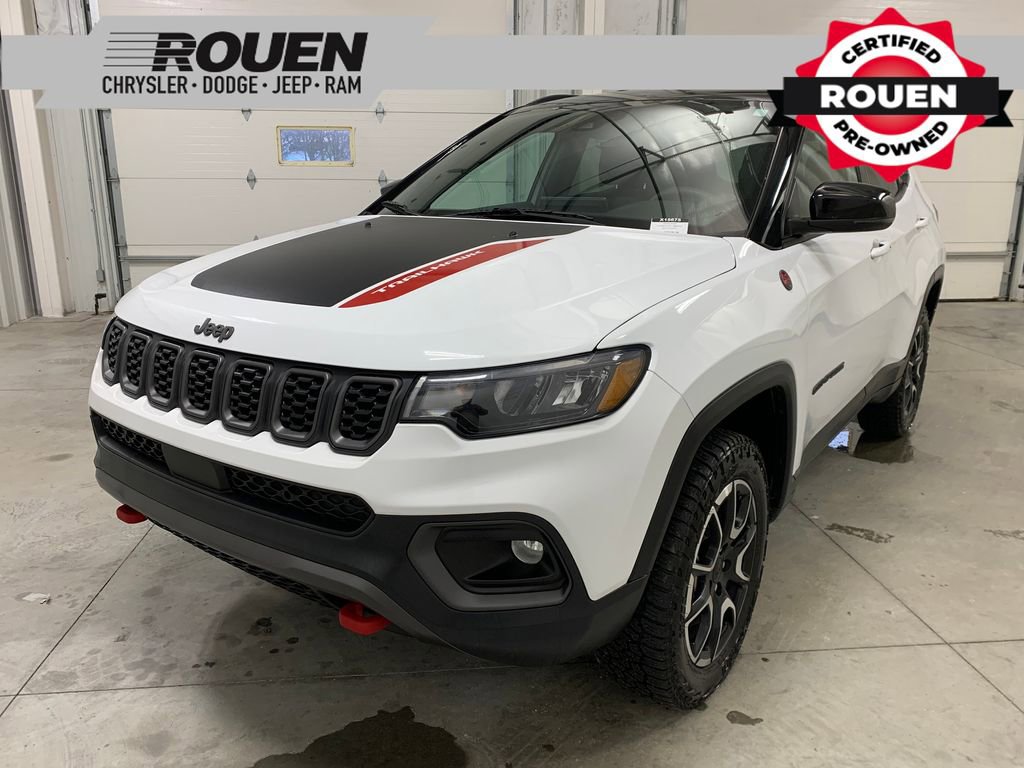 Used 2024 Jeep Compass Trailhawk image 1