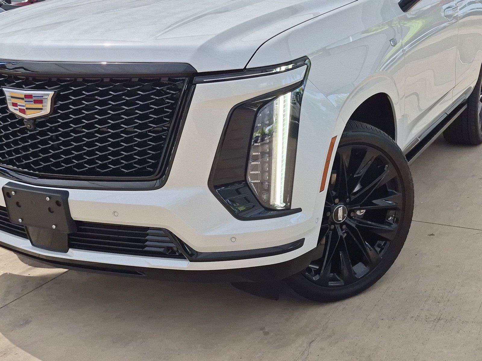 Used 2025 Cadillac Escalade Sport Platinum w/ LPO, ONYX Package AWD/4WD image 2