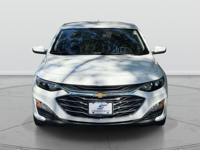 Used 2022 Chevrolet Malibu LT FWD image 2
