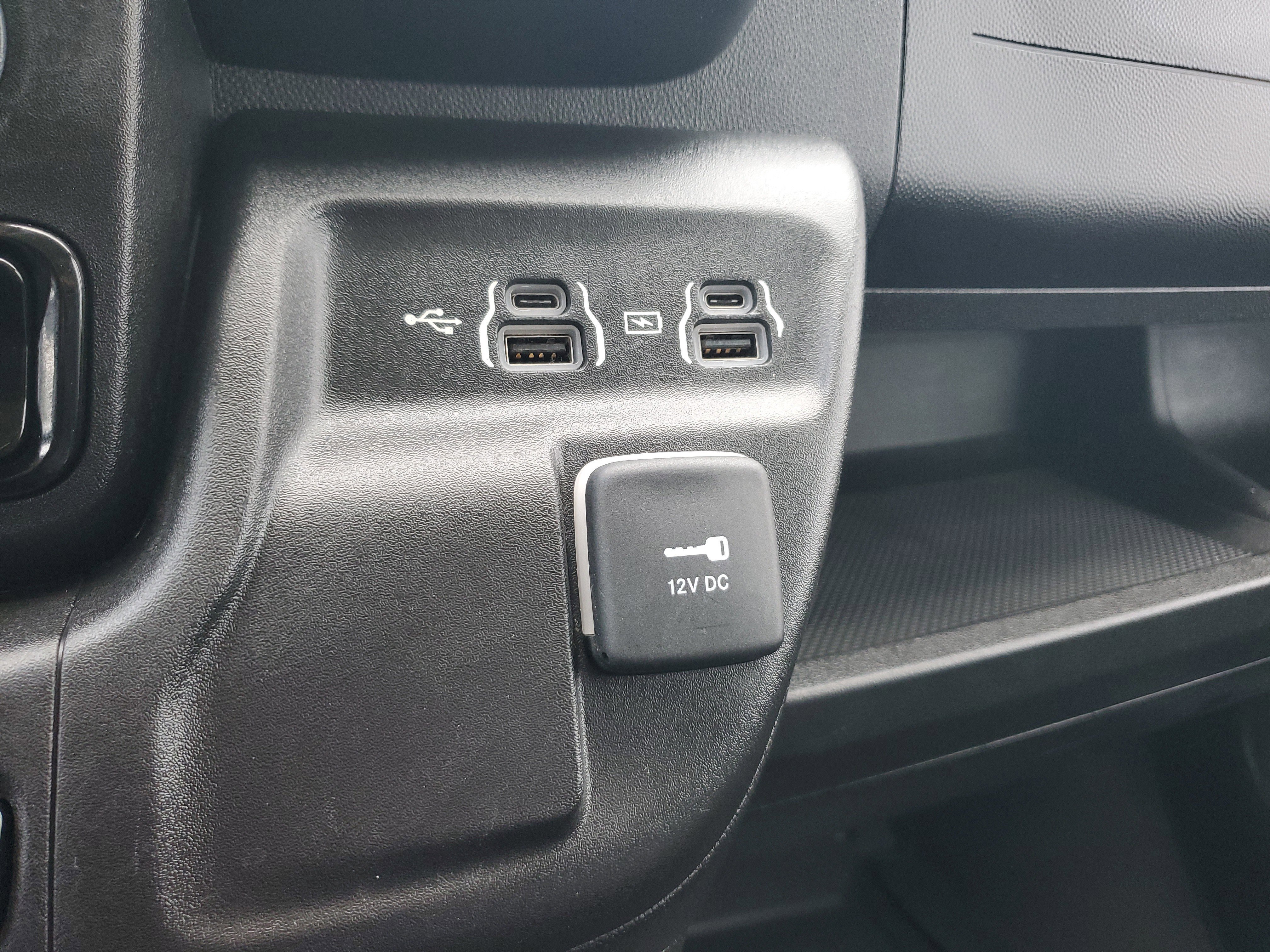 Used 2022 RAM ProMaster 2500 w/ Convenience Group FWD image 28