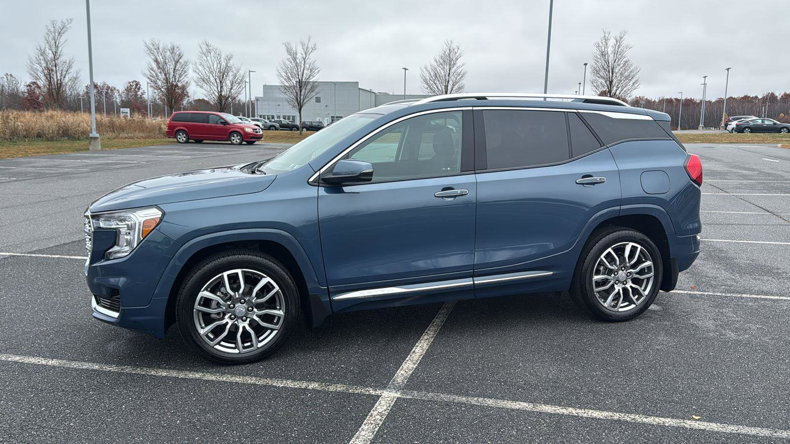 Used 2024 GMC Terrain Denali w/ Denali Premium Package image 13
