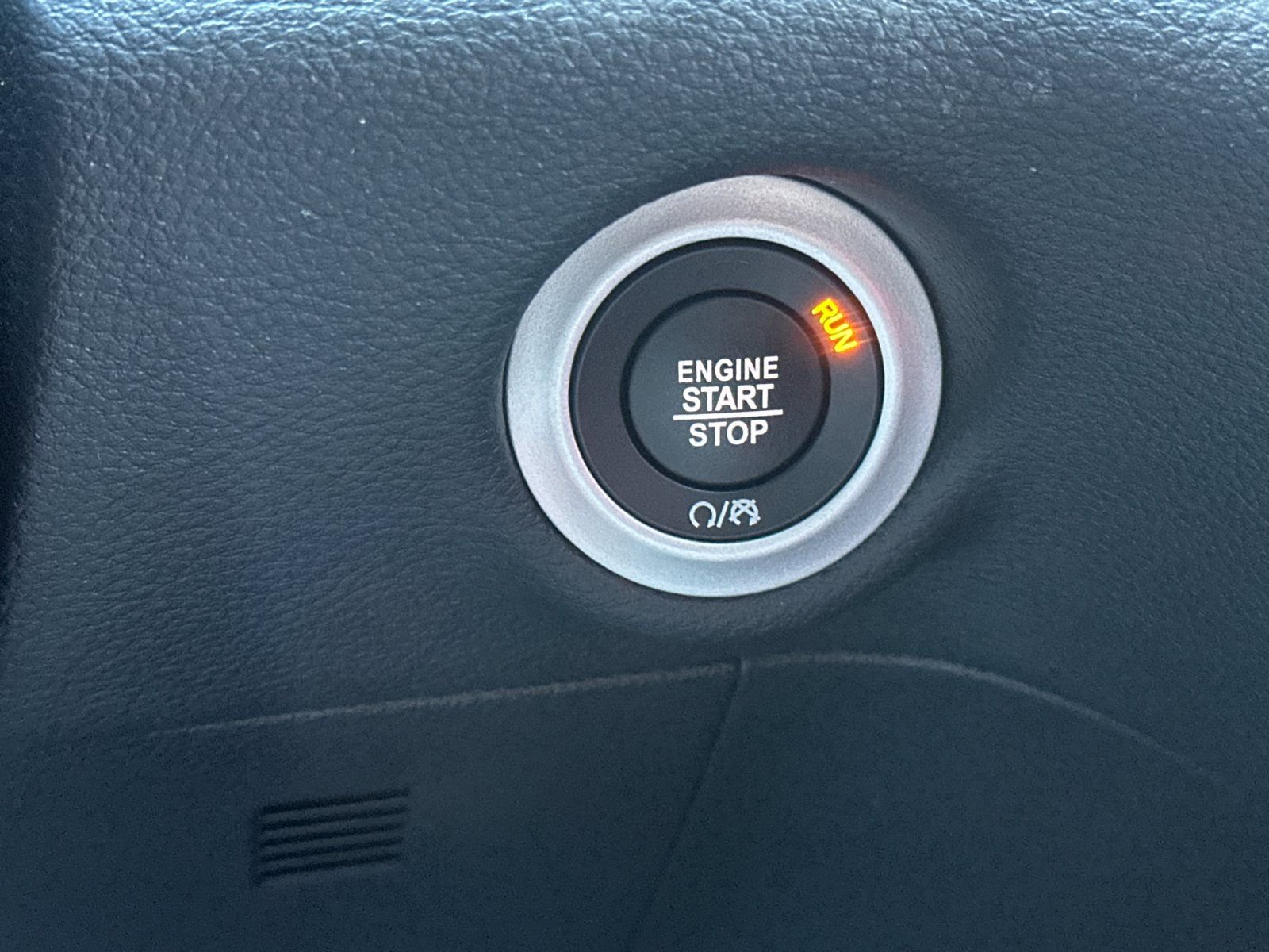 Used 2020 Chrysler Pacifica Limited w/ Quick Oder Package 2EV RED-S image 24