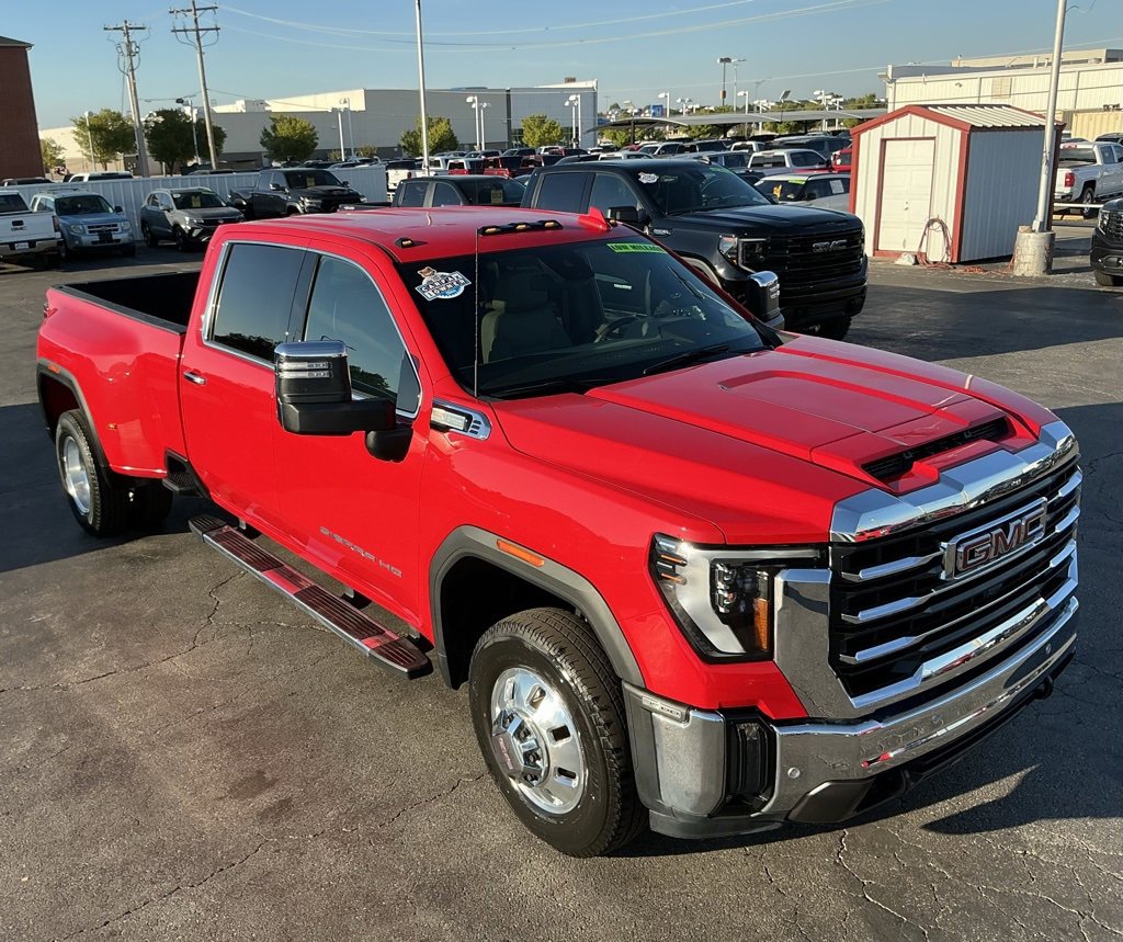 Used 2024 GMC Sierra 3500 SLT w/ SLT Convenience Package image 4