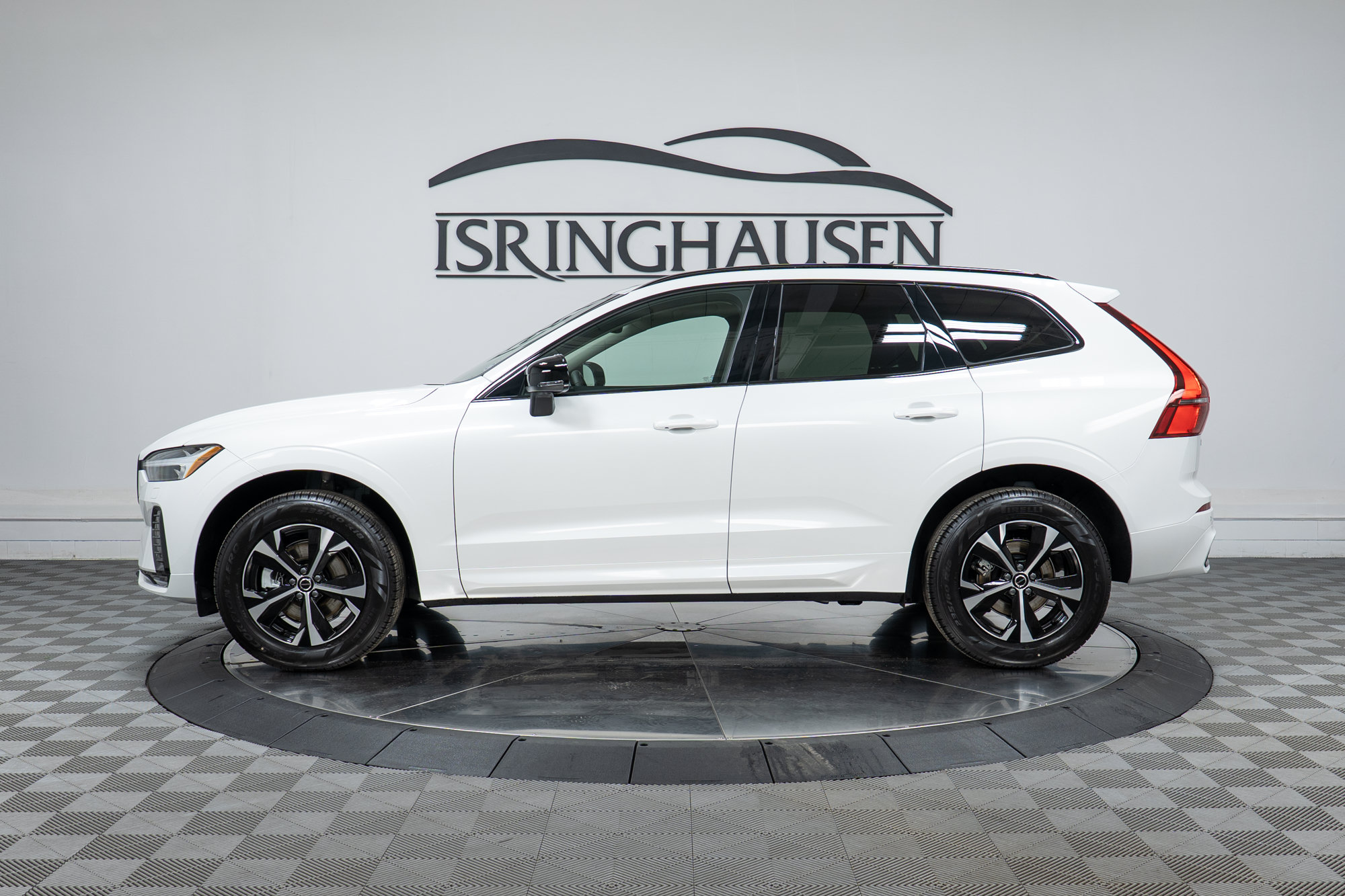 New 2026 Volvo XC60 B5 Core w/ Climate Package AWD/4WD image 8