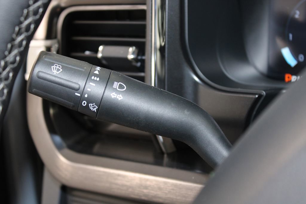 New 2026 Ford F250 Lariat w/ Black Appearance Package image 39