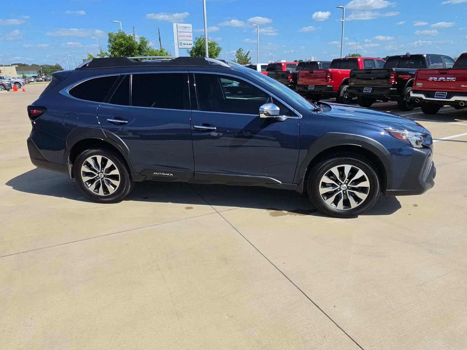 Used 2024 Subaru Outback Touring w/ Popular Package #2 AWD/4WD image 6