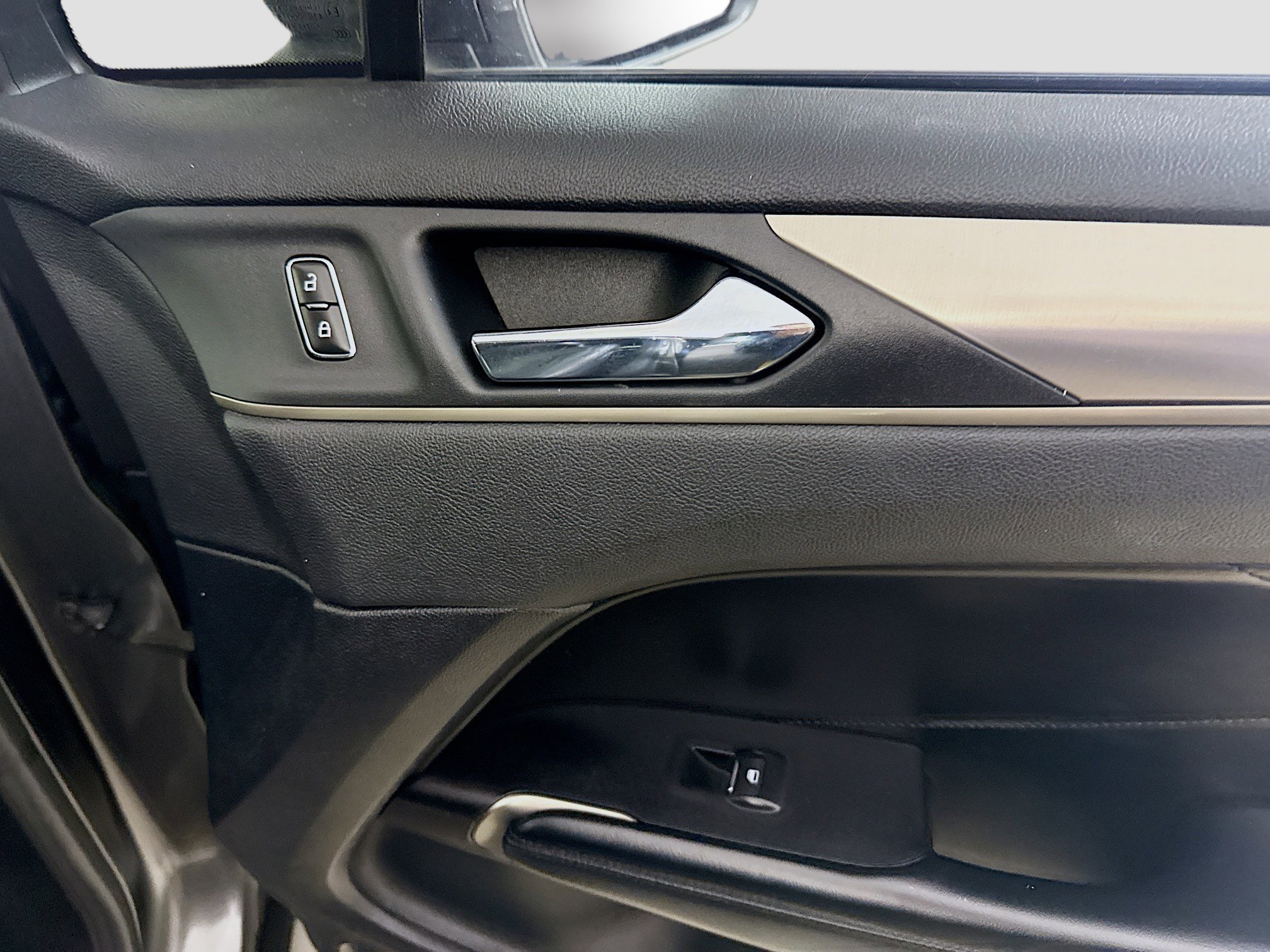 Used 2018 Lincoln MKC Select w/ Select Plus Package image 31