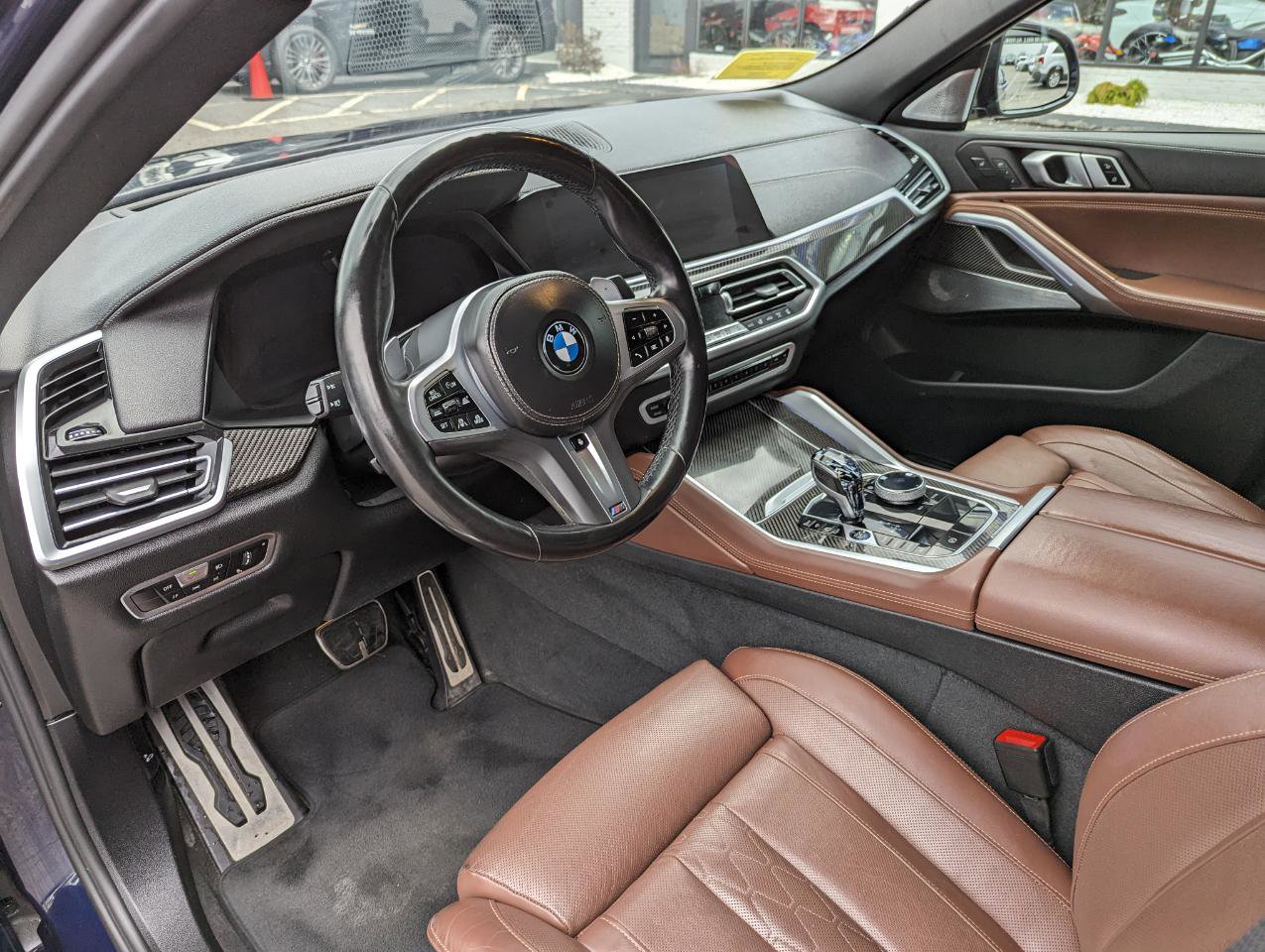 Used 2023 BMW X6 M50i w/ Executive Package image 12