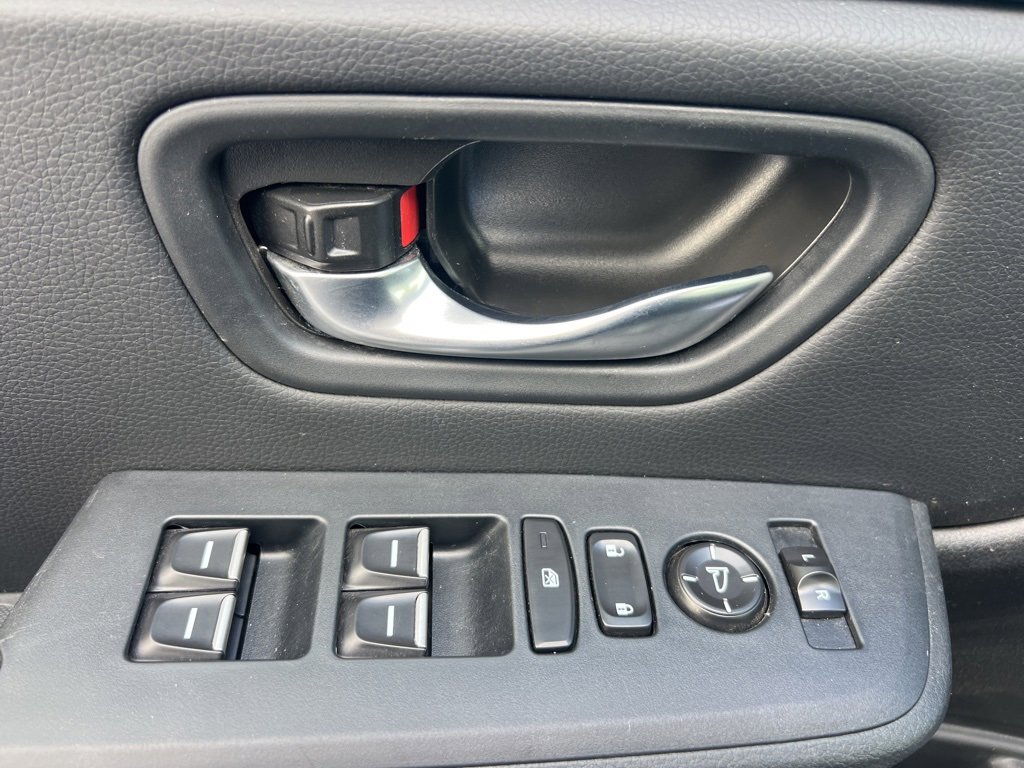 Used 2025 Honda Pilot Sport image 27