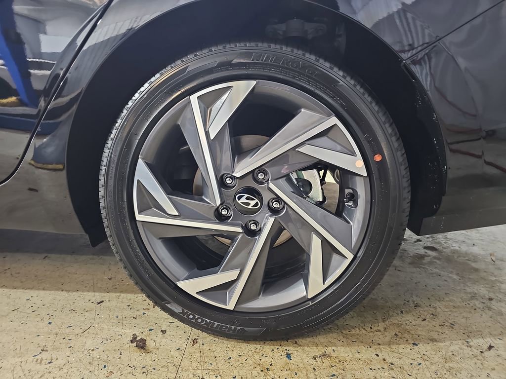 New 2026 Hyundai Elantra Limited image 35