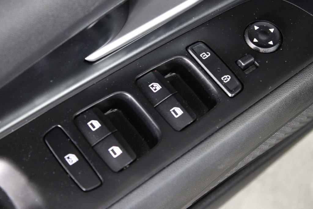 Certified 2021 Hyundai Elantra SEL w/ Convenience Package image 18