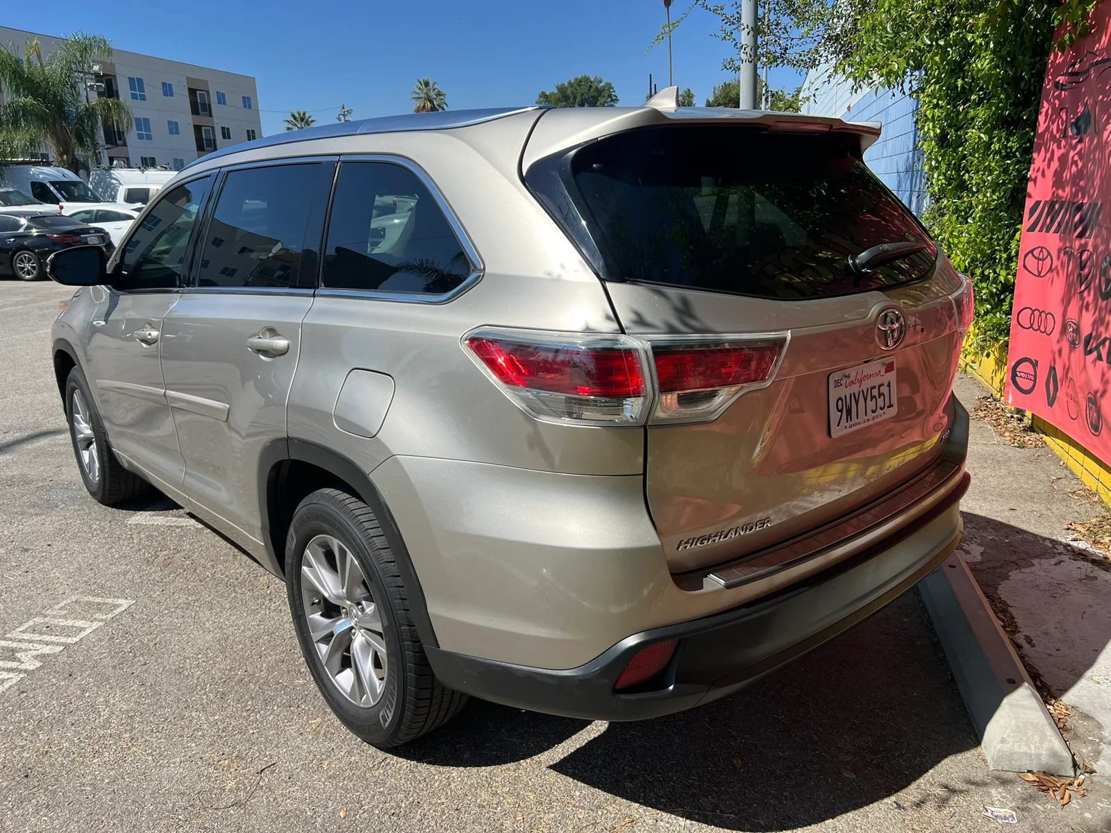 Used 2015 Toyota Highlander XLE FWD image 6