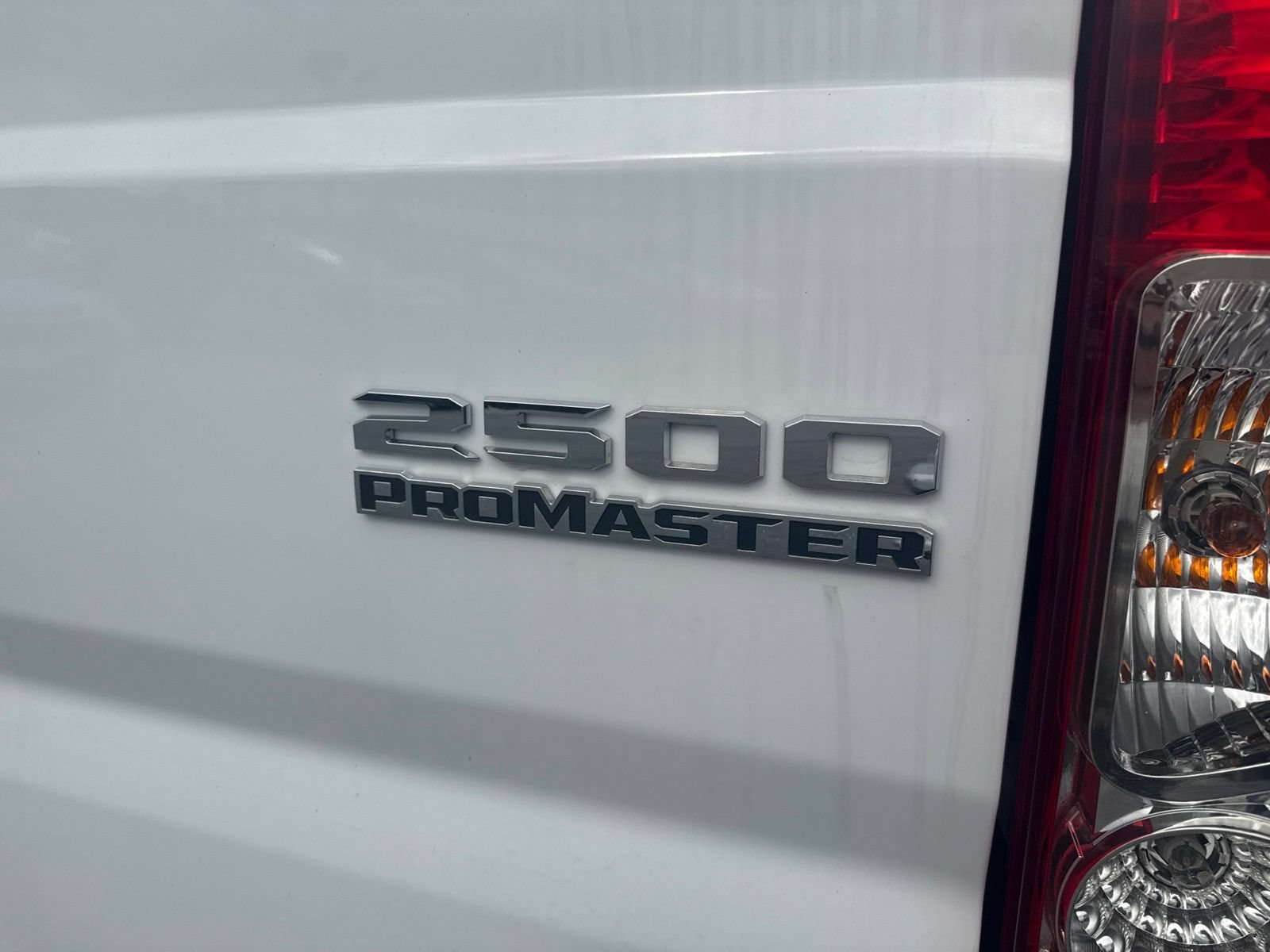 Used 2025 RAM ProMaster 2500 w/ Convenience Group FWD image 8