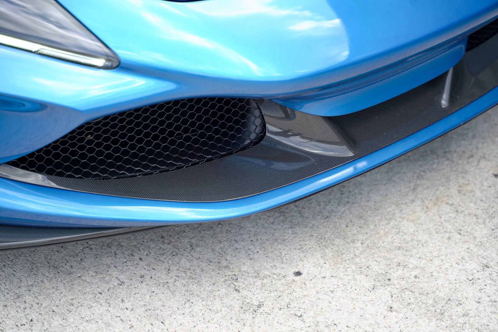 Used 2022 Ferrari F8 Tributo RWD image 12