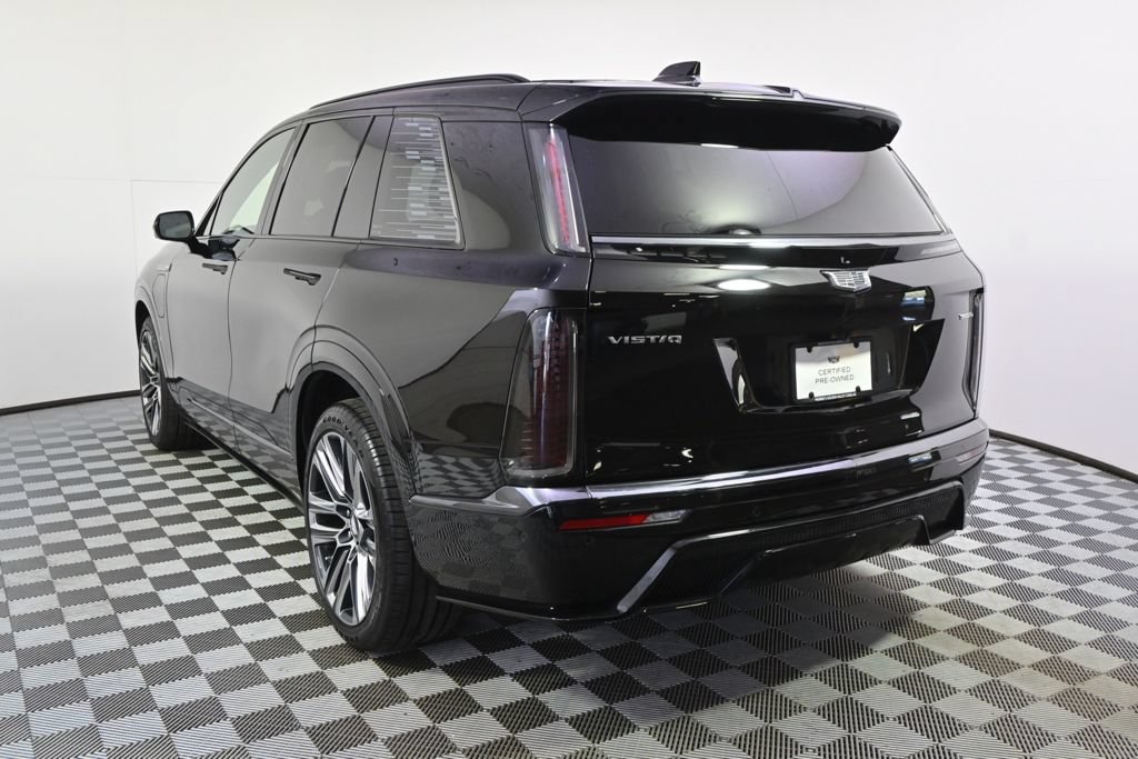 Certified 2026 Cadillac Vistiq Platinum w/ LPO, Floor Liner Package AWD/4WD image 4