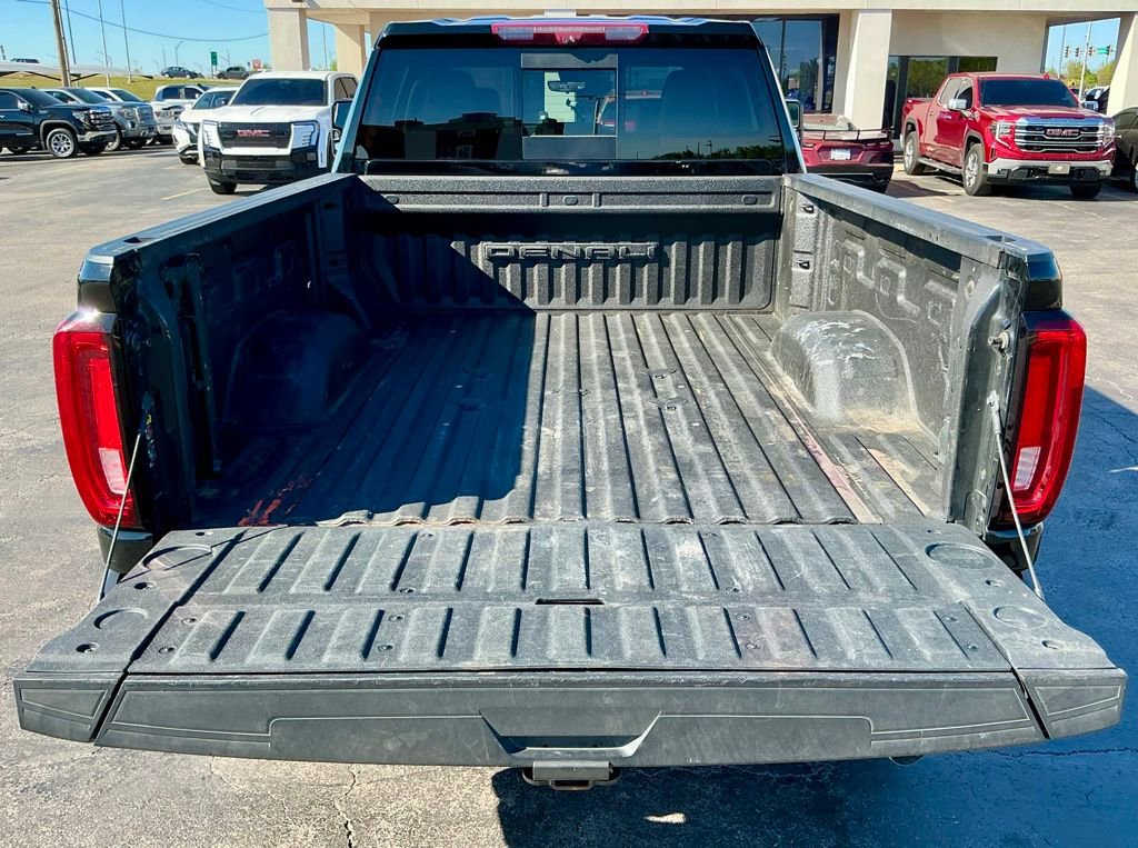 Used 2022 GMC Sierra 3500 Denali w/ Denali Ultimate Package image 18