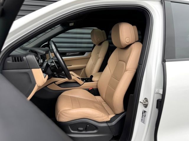 Certified 2024 Porsche Cayenne S image 5