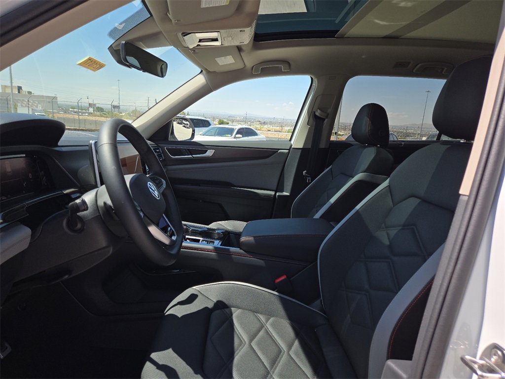 New 2025 Volkswagen Atlas Peak Edition SE image 18