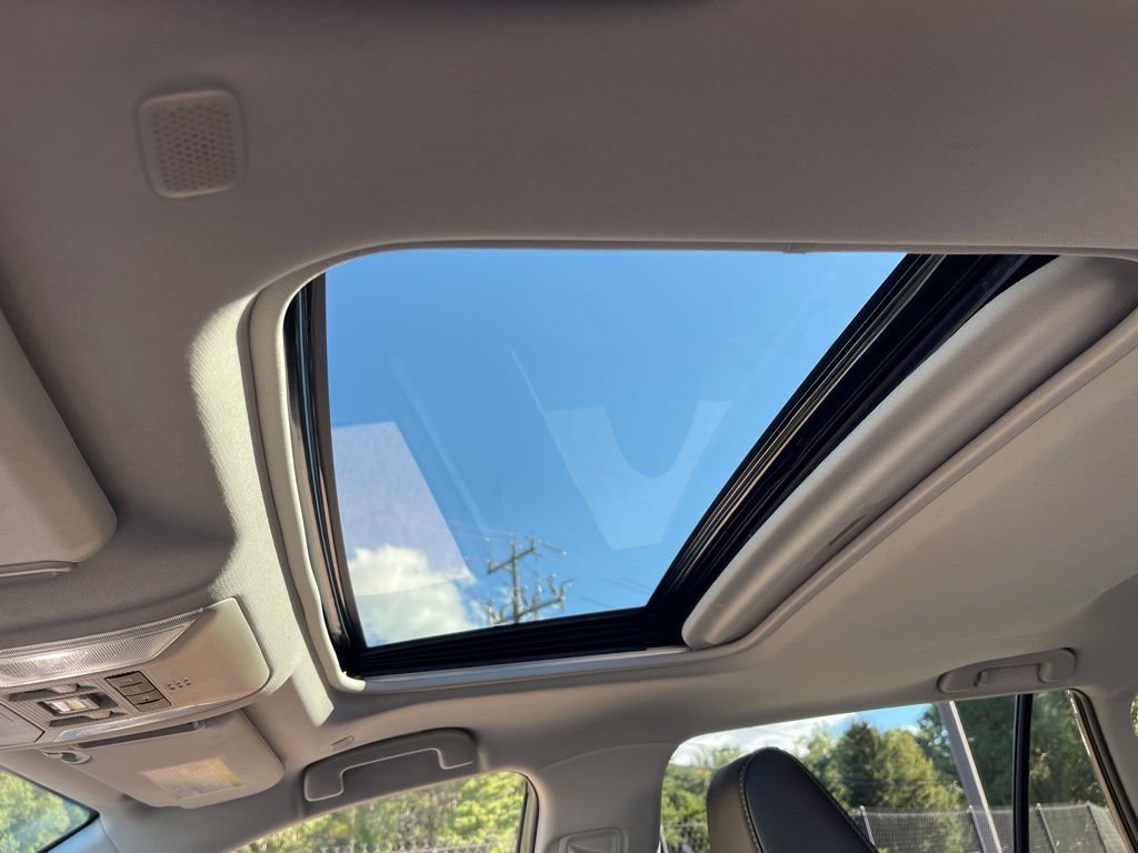 Used 2024 Toyota RAV4 XLE Premium image 21